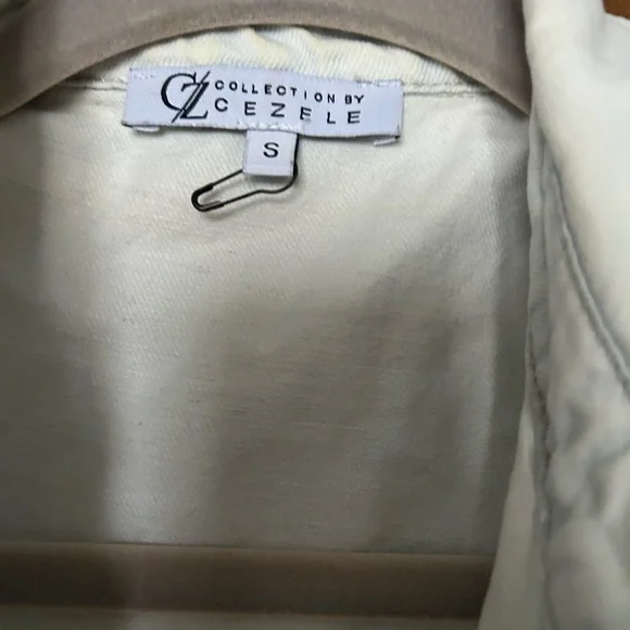 Zele Light Blue Jean Jacket - Picture 2 of 5